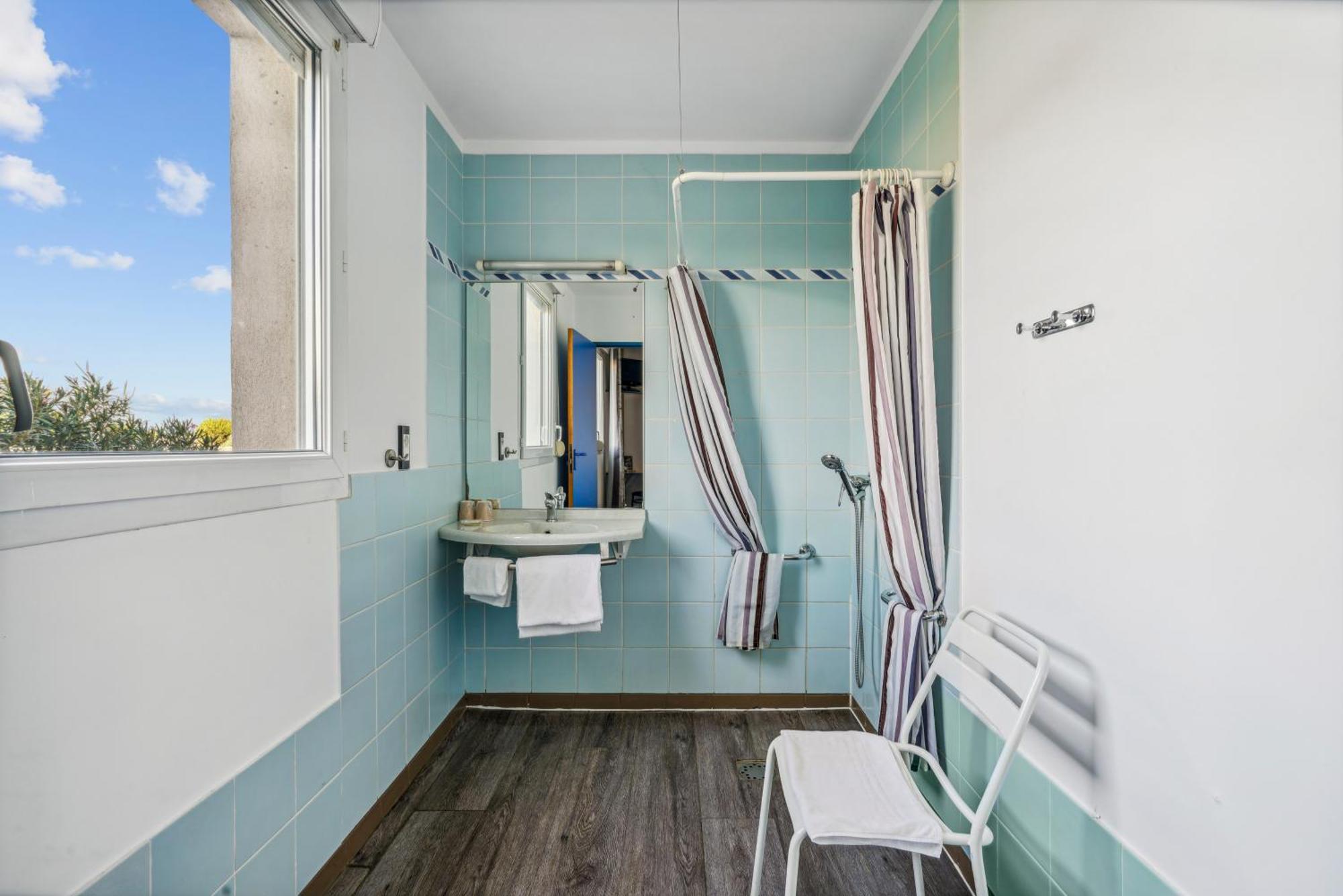 Hotel Akena Chateaurenard - Parc Des Expositions Avignon Exterior photo