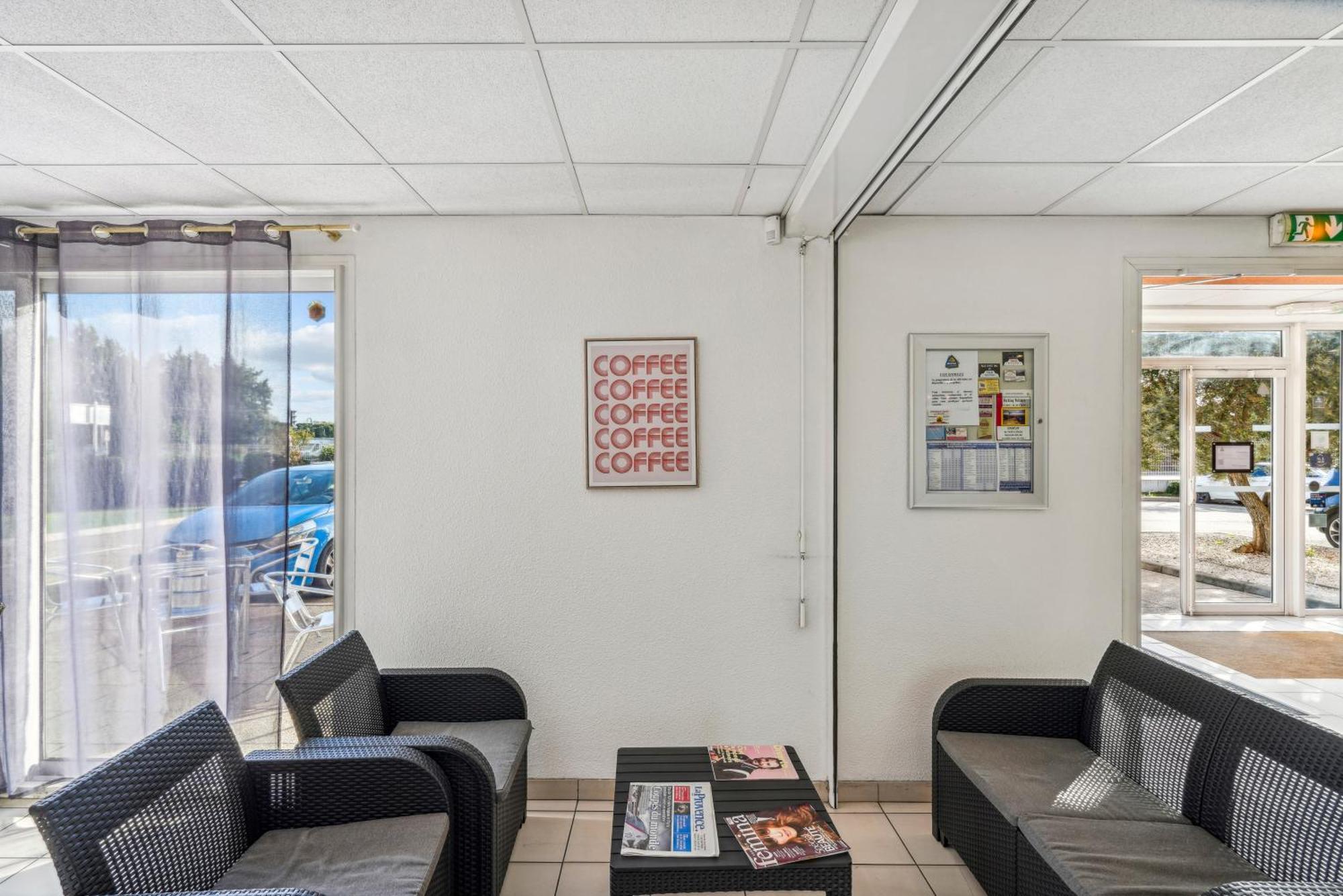 Hotel Akena Chateaurenard - Parc Des Expositions Avignon Exterior photo
